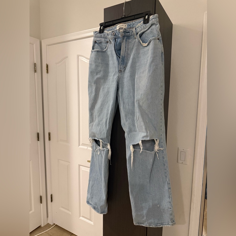 Abercrombie & Fitch high rise relaxed jeans